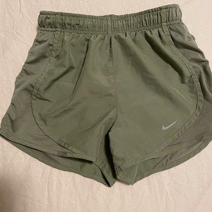 NIKE WOMENS SHORTS SIZE XS